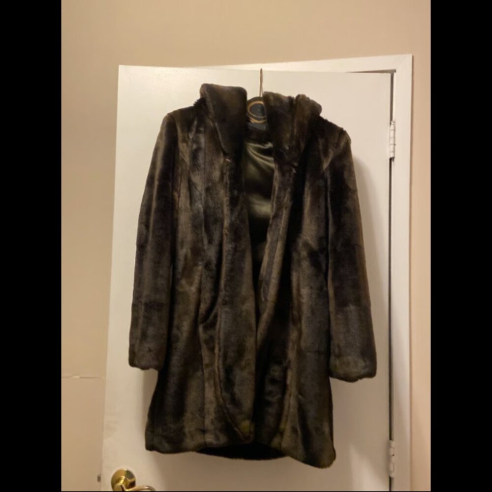 Tahari faux fur hooded elegant jacket